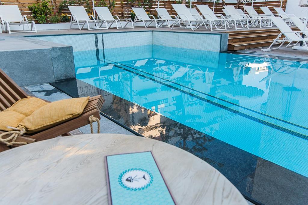 Kahlua Sea View Suites Herszonisszosz Kültér fotó